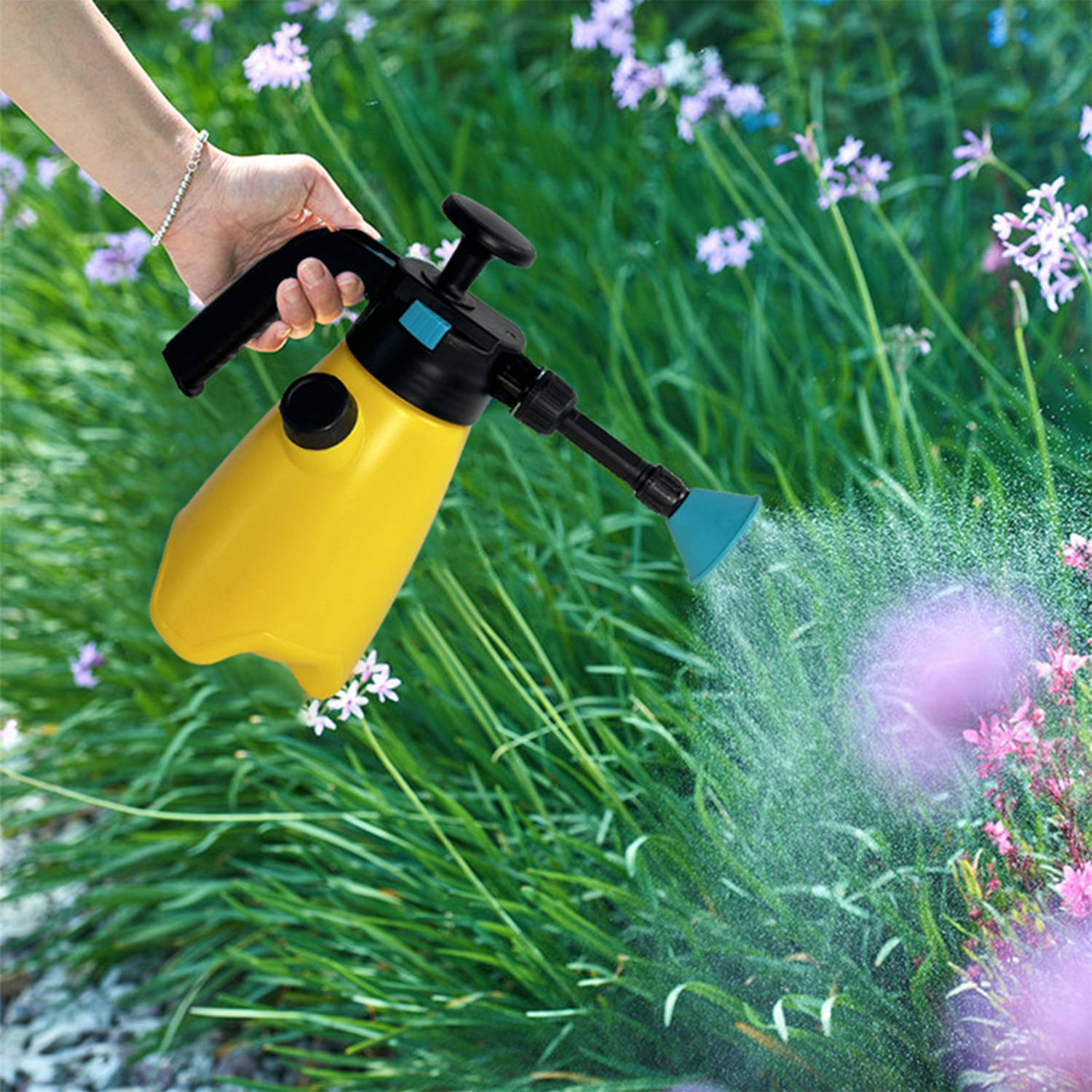 1.5L Foam Sprayer Handheld Foam Pump Sprayer for Car Wash Pressure Sprayer With 2 Nozzles for Home Cleaning Watering